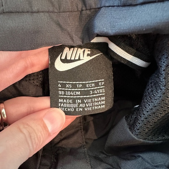 Kids Nike jacket, size 4/XS - Picture 2 of 2